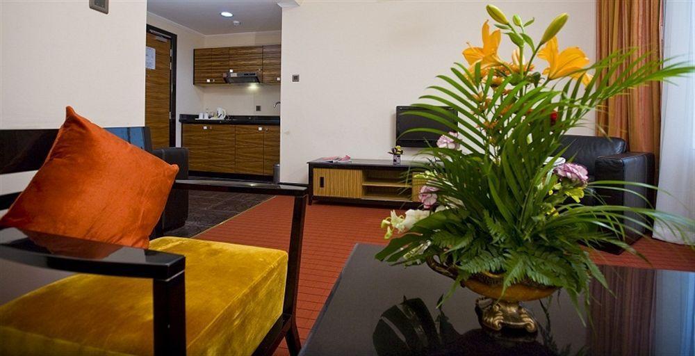 Rayan Hotel Corniche シャルジャ エクステリア 写真