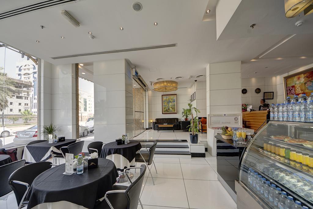 Rayan Hotel Corniche シャルジャ エクステリア 写真