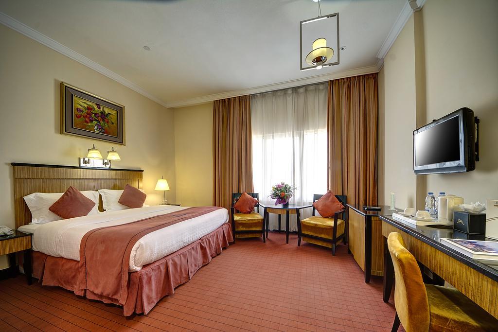 Rayan Hotel Corniche シャルジャ エクステリア 写真