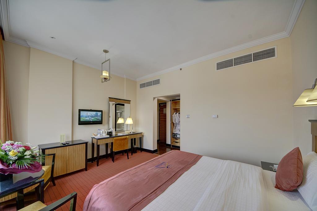 Rayan Hotel Corniche シャルジャ エクステリア 写真