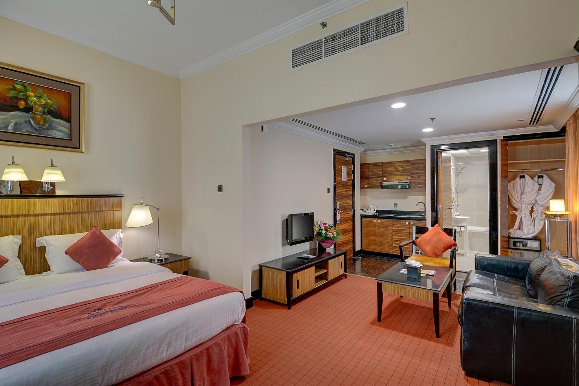 Rayan Hotel Corniche シャルジャ エクステリア 写真