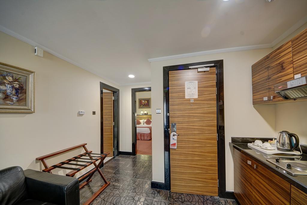 Rayan Hotel Corniche シャルジャ エクステリア 写真