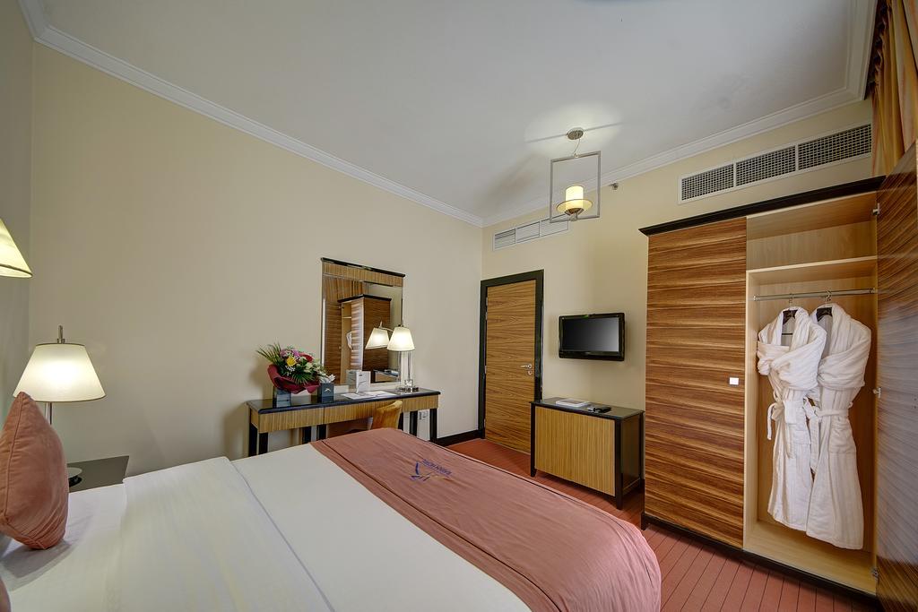 Rayan Hotel Corniche シャルジャ エクステリア 写真