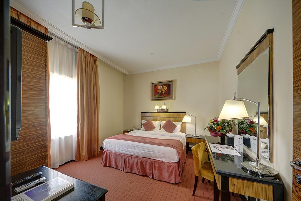 Rayan Hotel Corniche シャルジャ エクステリア 写真