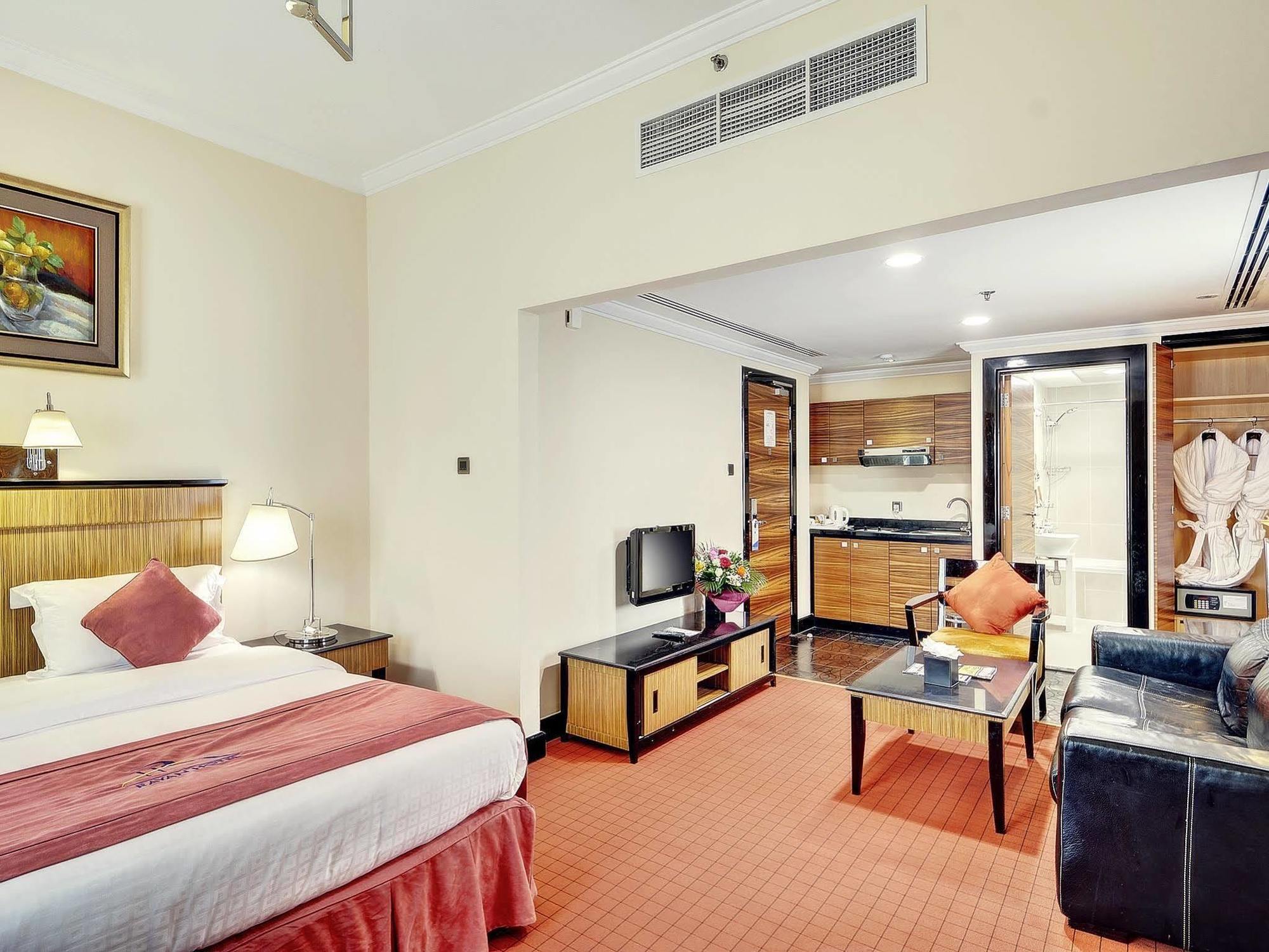 Rayan Hotel Corniche シャルジャ エクステリア 写真